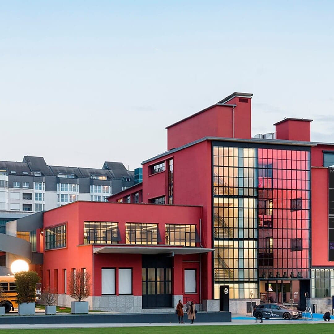 Kinetic Identity System For Head Genève Media Design