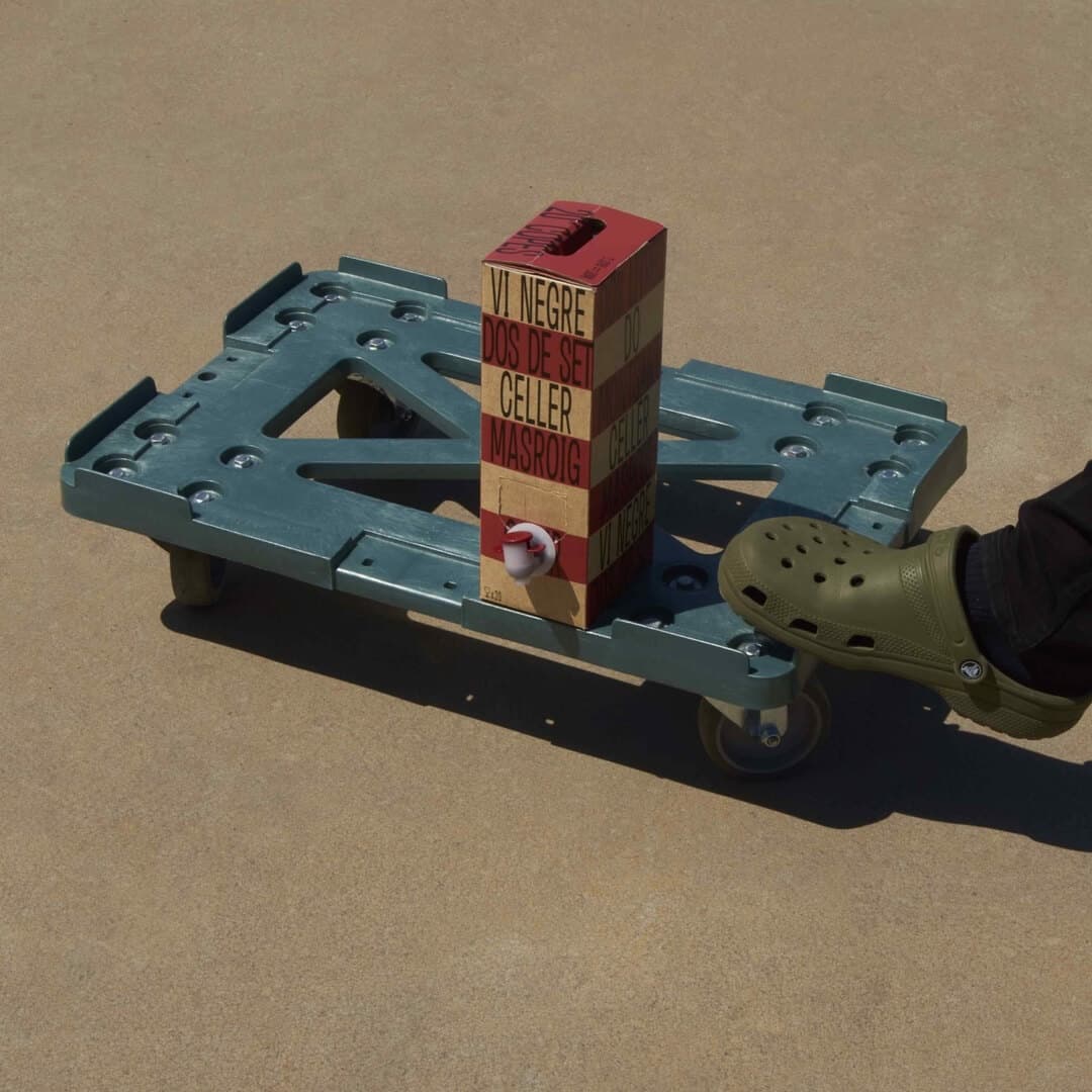 Packaging Design For Dos De Set Wine