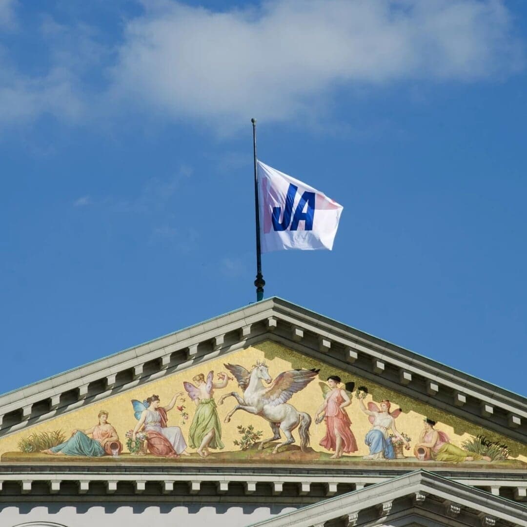 Visual Identity For Bavarian State Opera’s Sakuntala