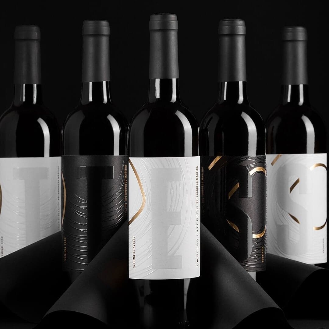 Wine Label Identity For Avesso Restaurants
