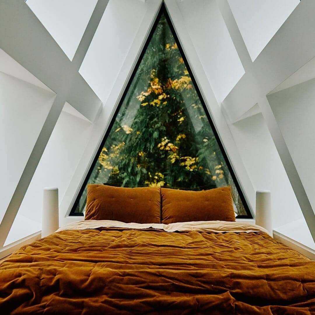 Naming And Brand Identity For A Lighting Company