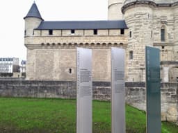Wayfinding System For Château De Vincennes - thumbnail 2