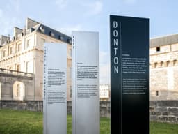 Wayfinding System For Château De Vincennes - thumbnail 3