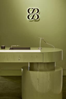Creative Collaborations For Global Fashion Brands - thumbnail 7