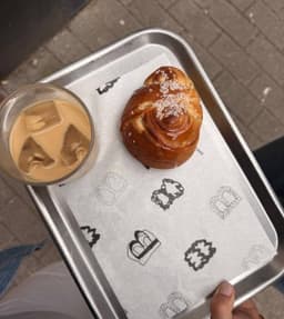 Visual Identity For A Neighborhood Bakery - thumbnail 8